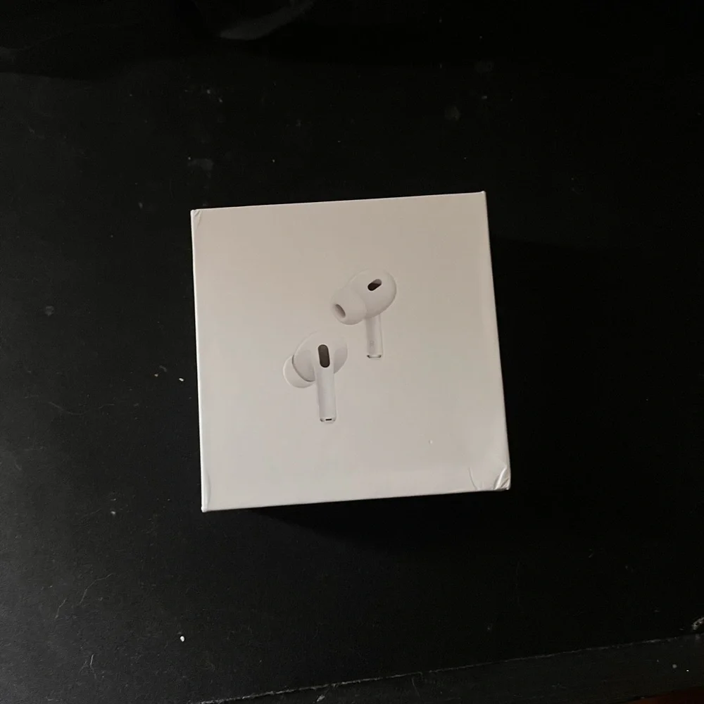Apple AirPods Pro Box in White
